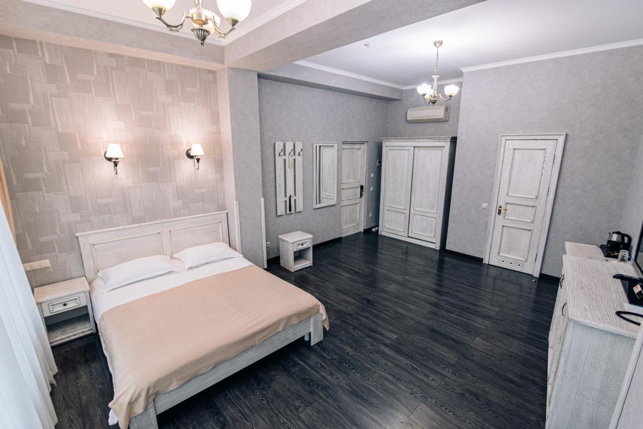 Gold Georg Palace Hotel Черновцы Экстерьер фото