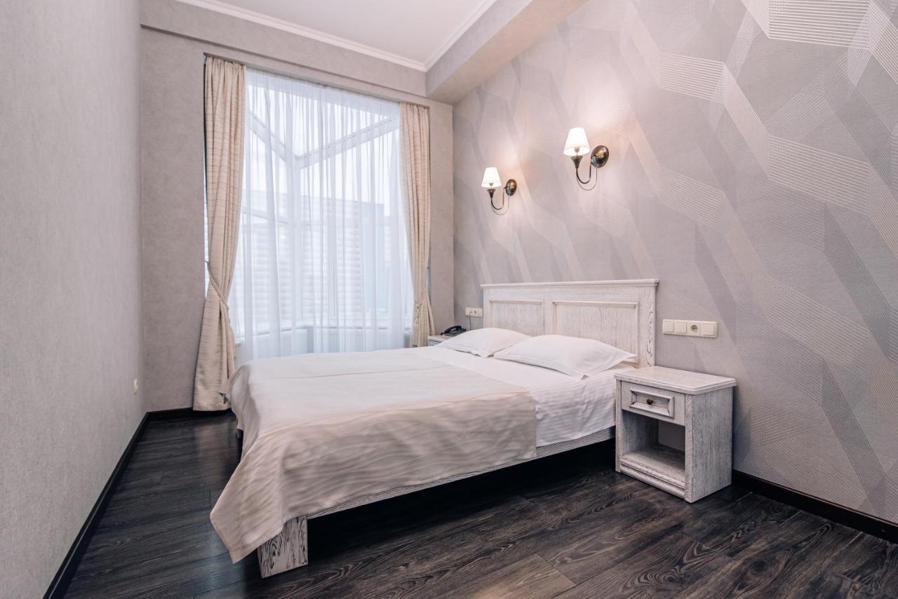 Gold Georg Palace Hotel Черновцы Экстерьер фото
